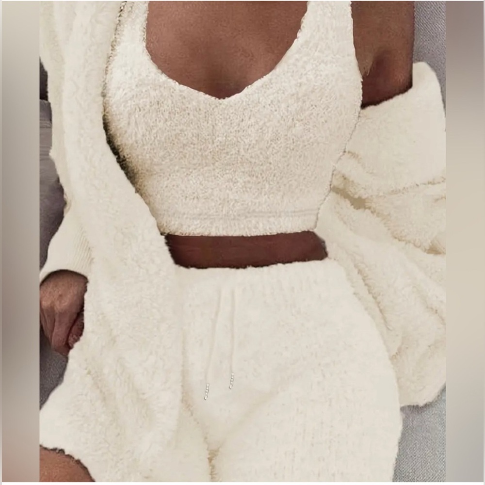 Cupcakes & Cashmere Cream Textured Knit Short Set